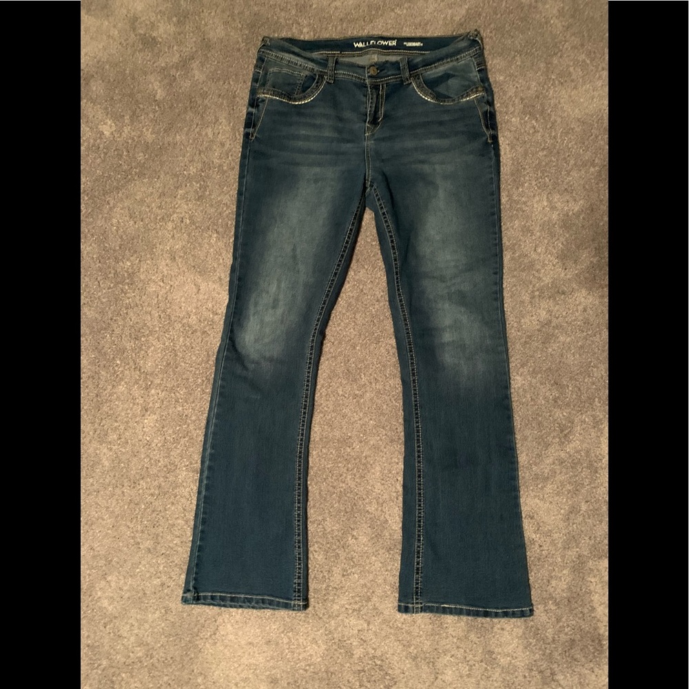WallFlower Women’s Juniors Instastretch Legendary Classic Fit Bootcut Jeans